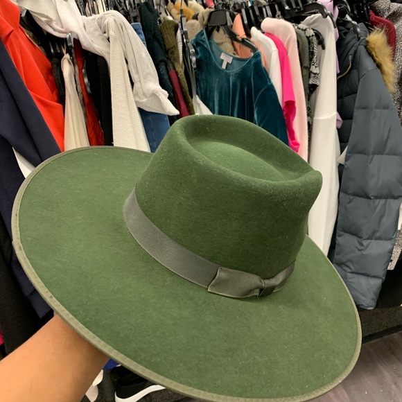 Lack of color hat - Picture 2 of 2